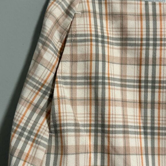 Urban outfitters skirt with pockets. Size petite. Small - Picture 3 of 4